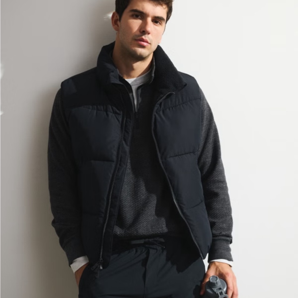 Abercrombie and Fitch YPB Black Puffer Vest men’s large